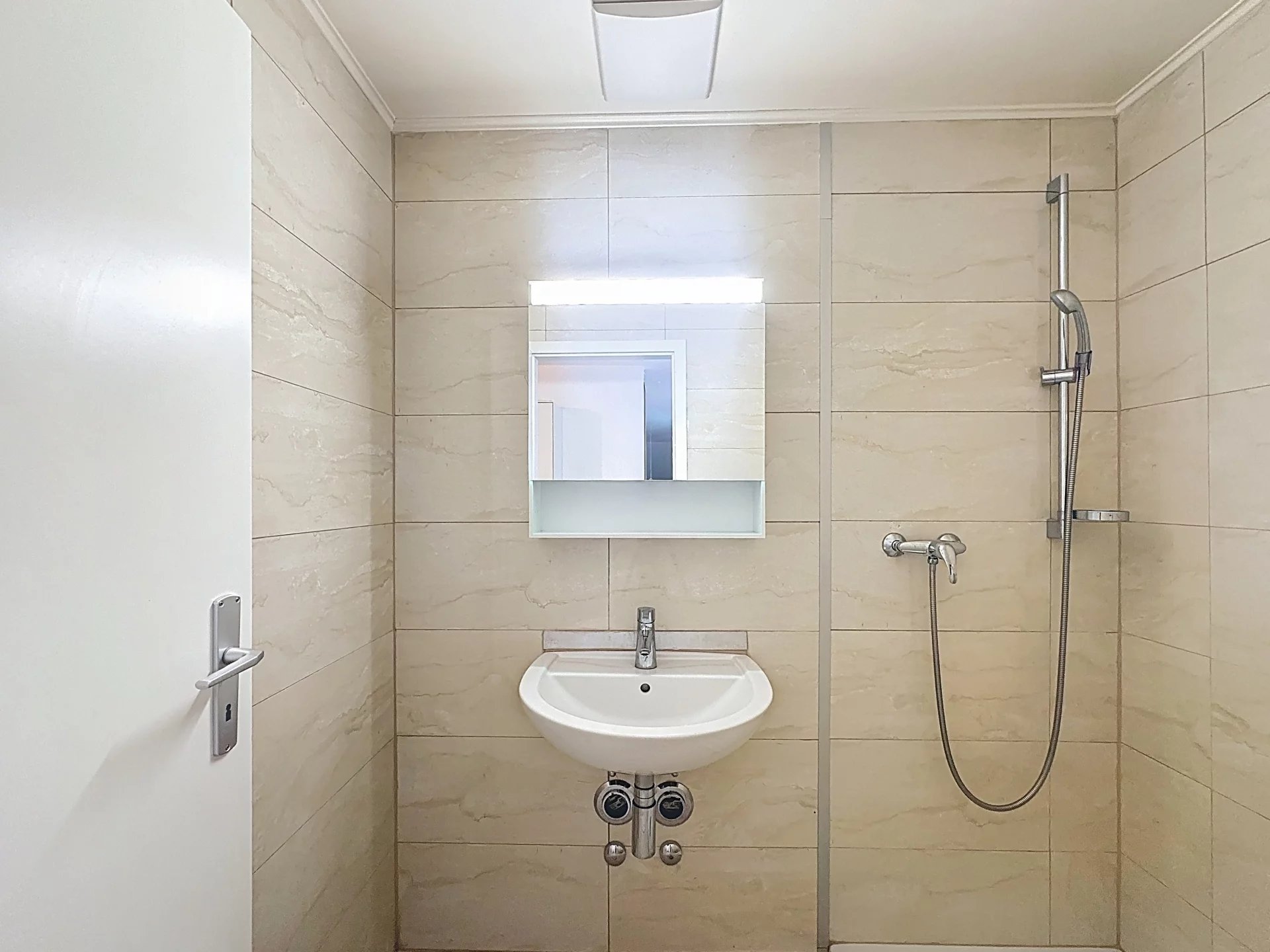 8e9b772702306003177d88274b1458eb_85b414a3ad_1920-original-90-2