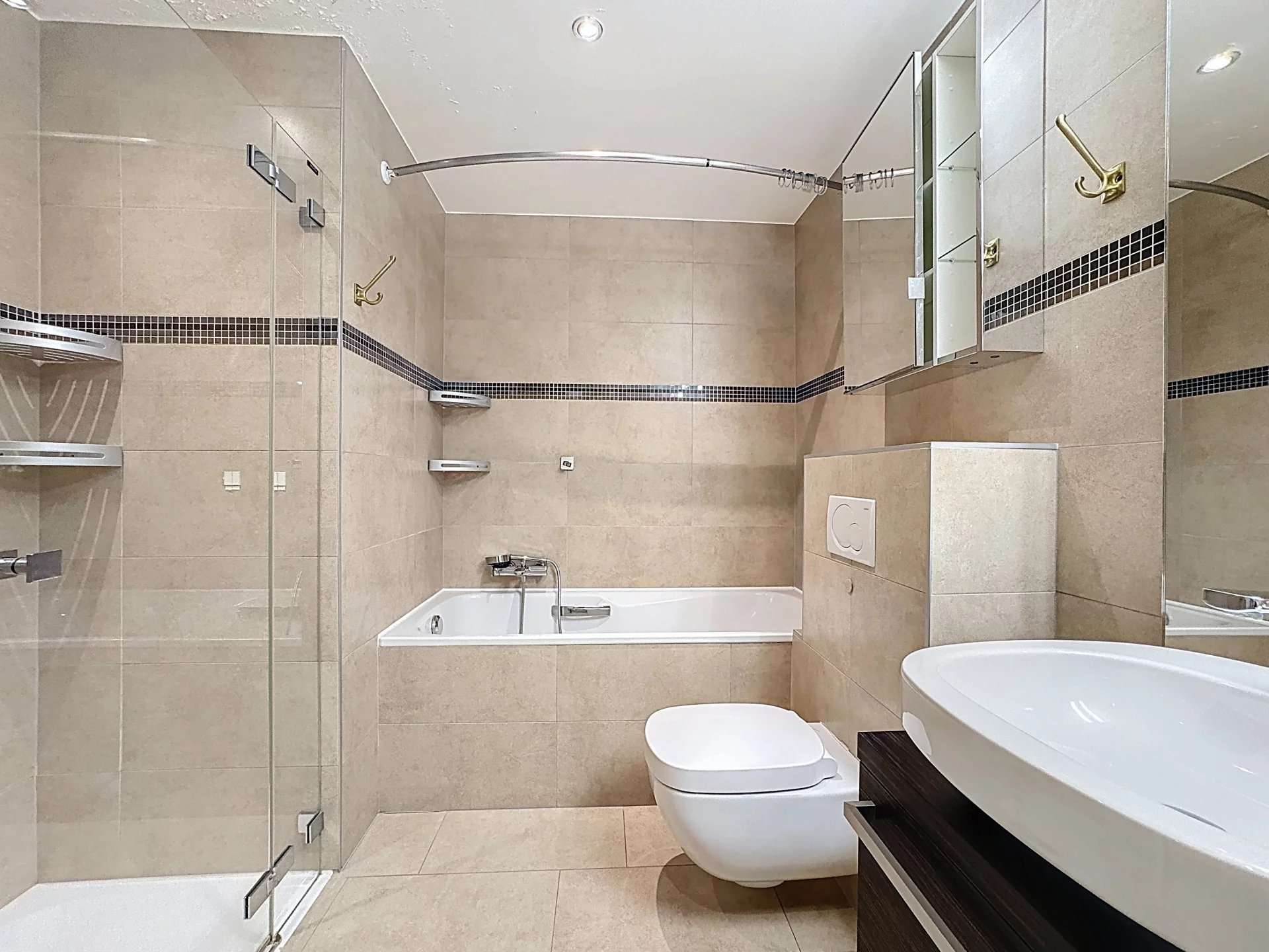 c74ad22a0b5b1142f1682dd1f747171a_e922e95698_1920-original-77