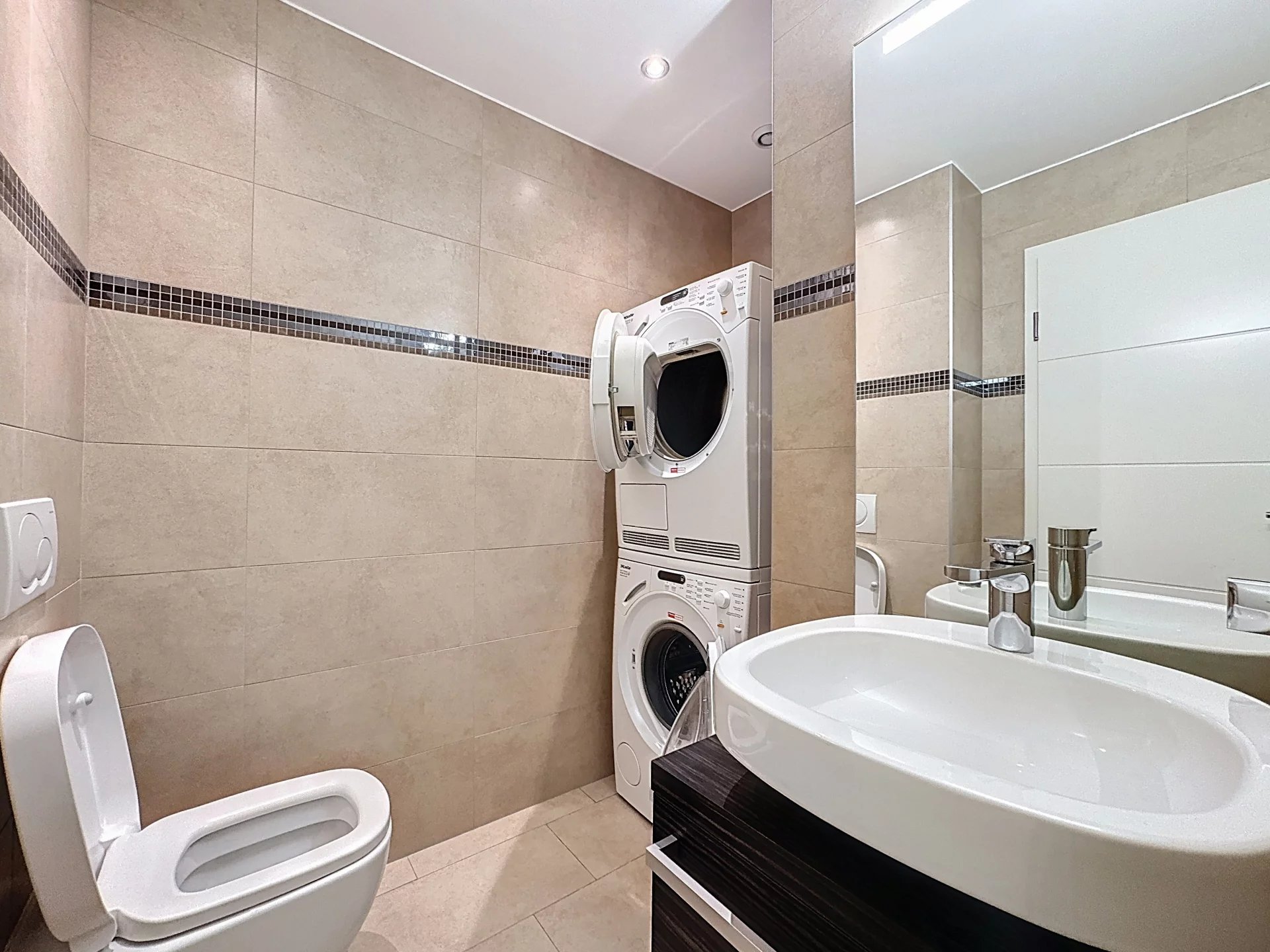 f59875e9bb0879a5cfd80d4c98b39859_98ccca09fe_1920-original-70