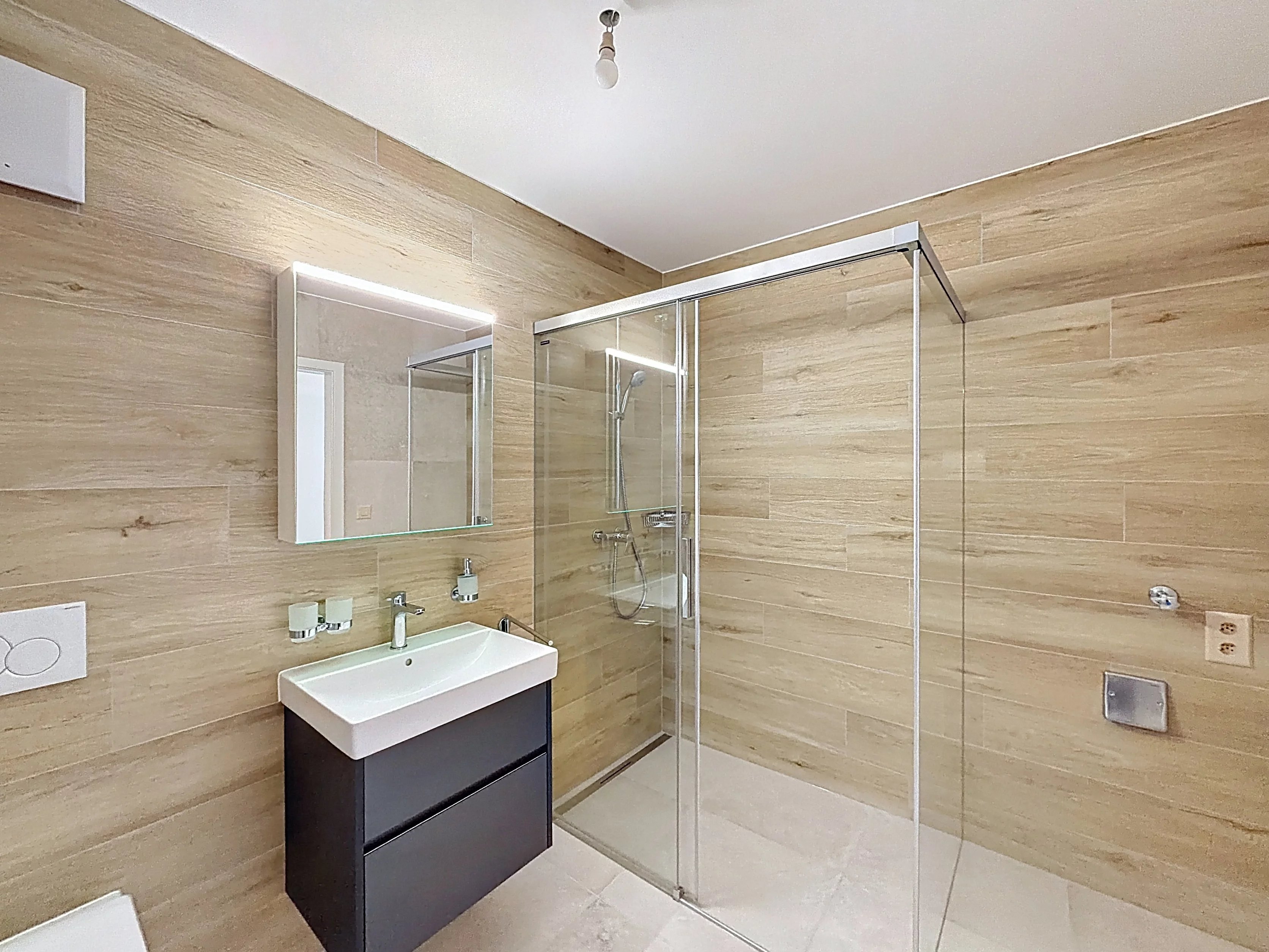 33132c9652ec5ead62b2863fc569b3d2_18c9dc427f_3344-original-7-2