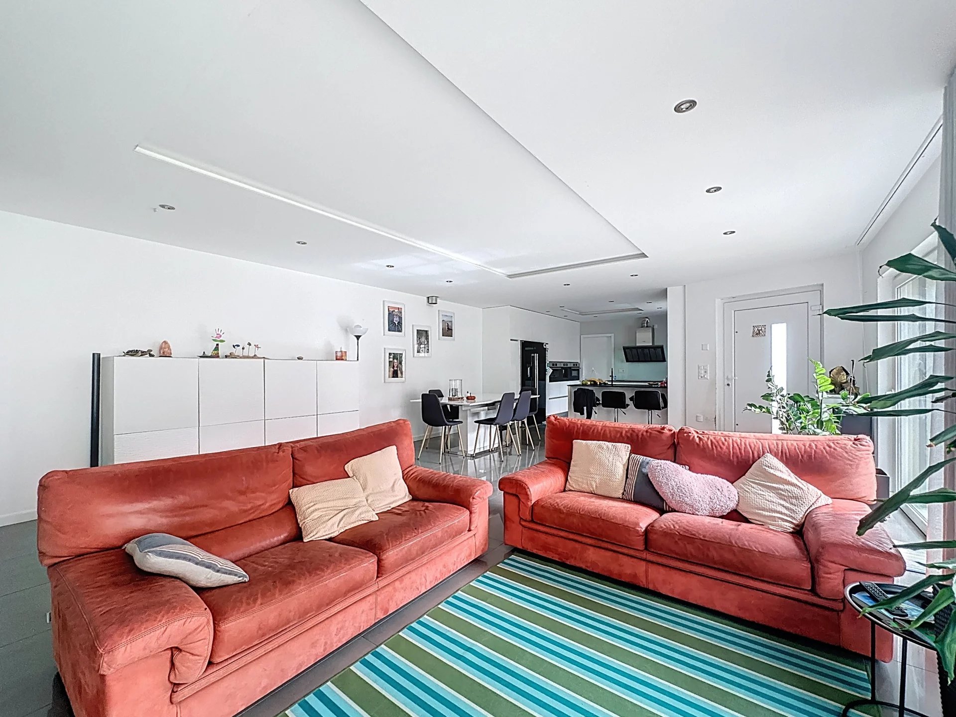 d897fc35bbc1c2697f6b51276887f084_c43b792f2c_1920-original-23-3-2