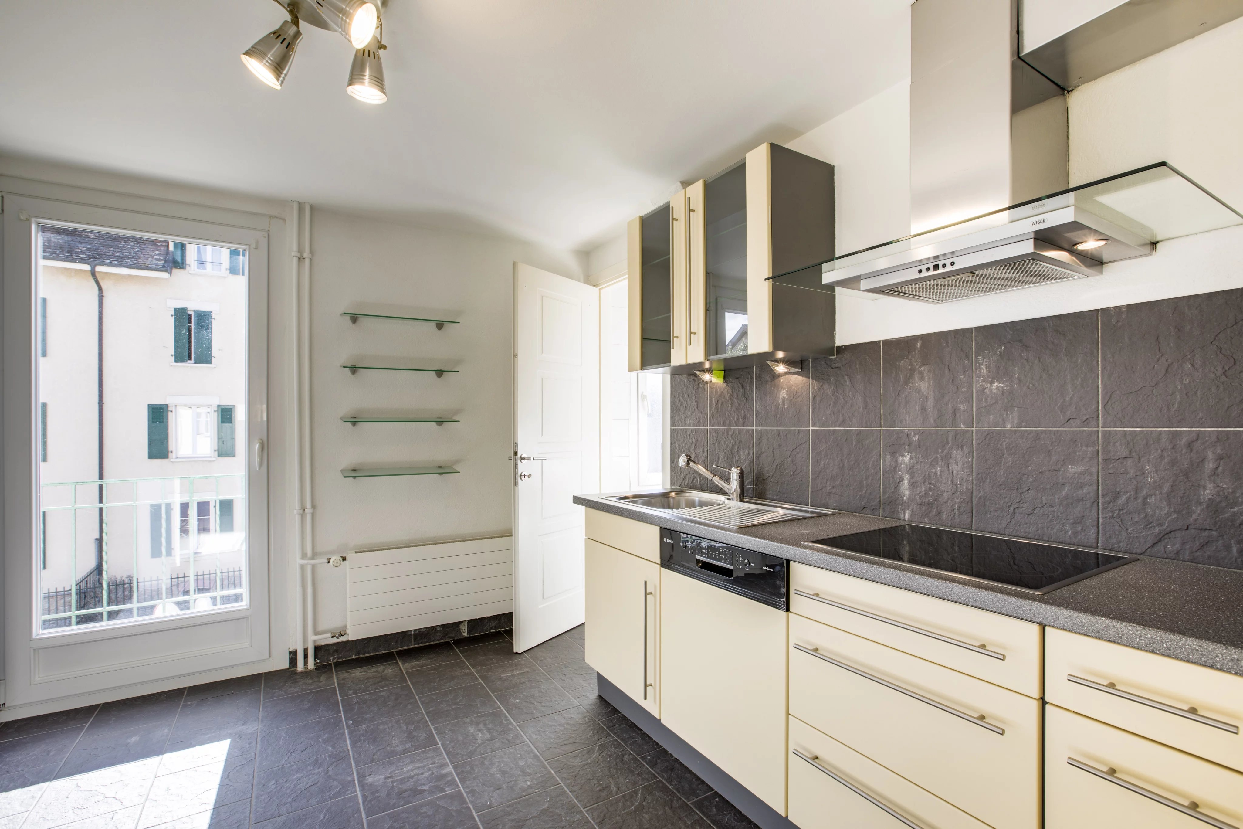 52e92cc57319f439643bf93815feaad4_cbec755e3f_4096-original-3